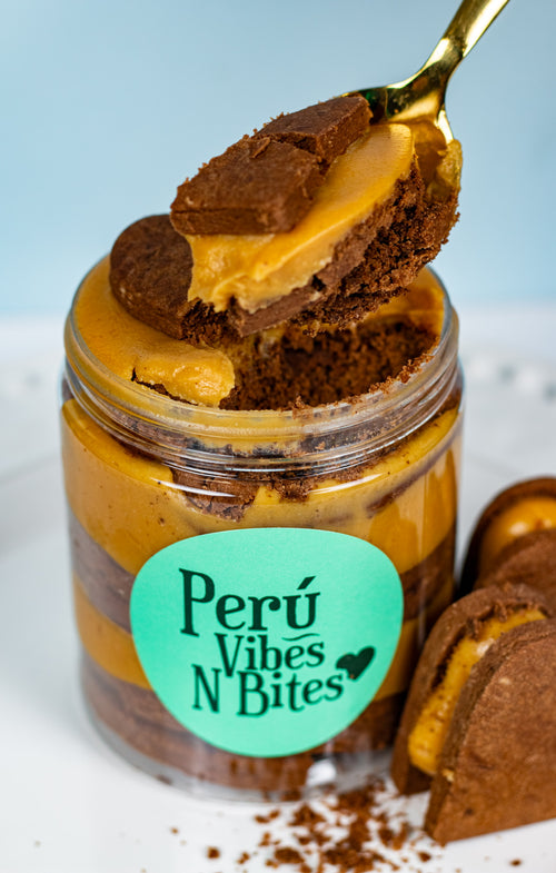 Alfajor de Chocolate con Manjar de Lúcuma