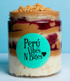 Torta de Vainilla con Manjar de Olla y Frutos Rojos